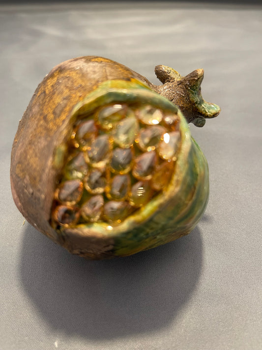 Pomegrade with Zirkon Stone