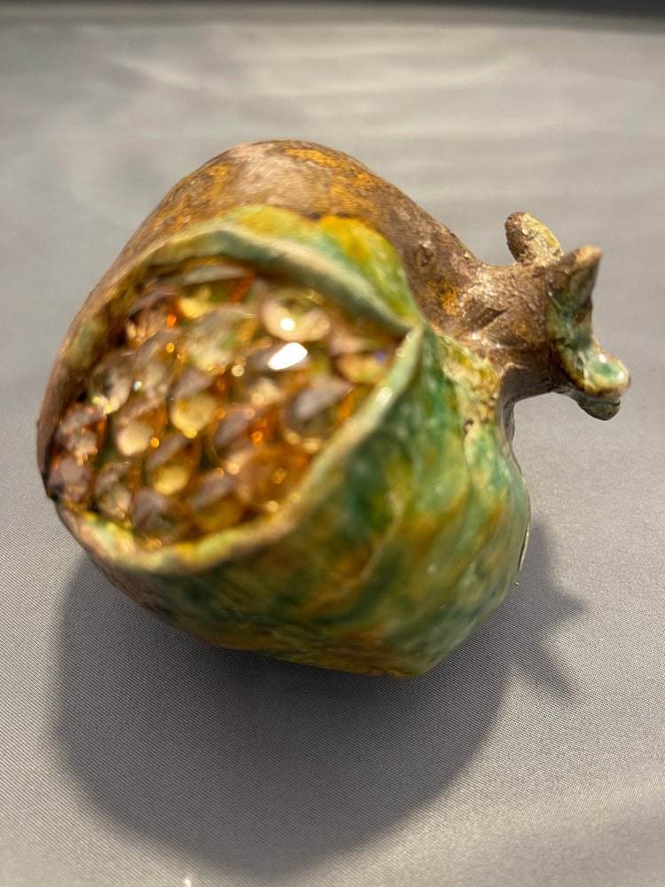 Pomegrade with Zirkon Stone